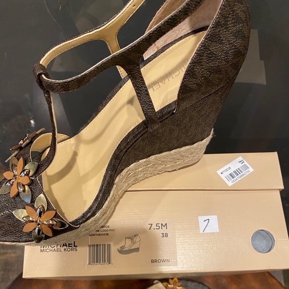 Michael Kors Heidi Wedge Logo PVC Brown 7.5 - Picture 2 of 5